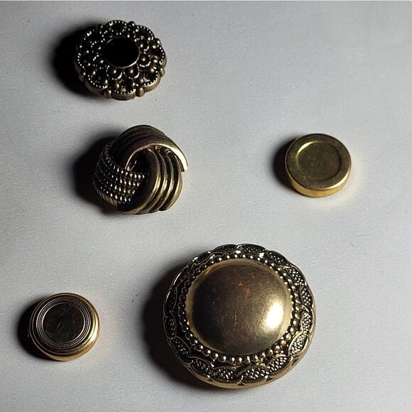 Lot of 5 Vintage Gold Button Covers - Picture 5 of 5